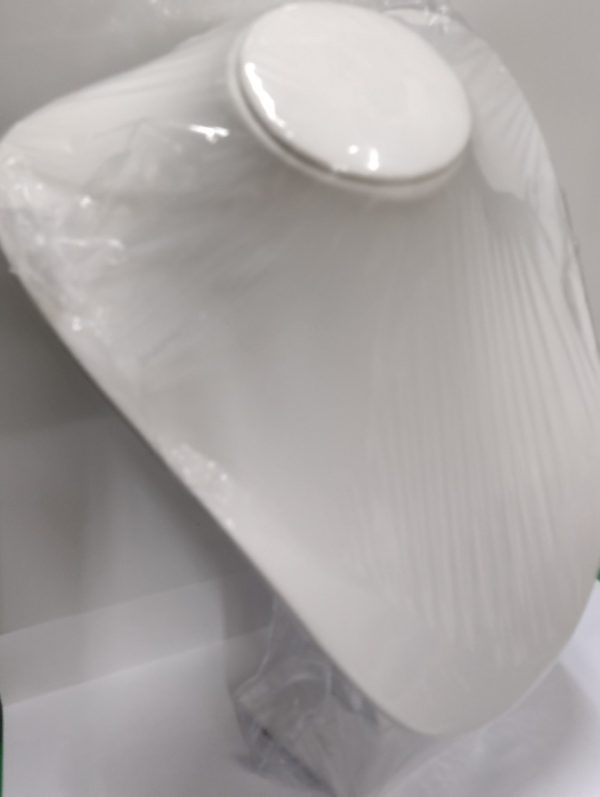 Busto p/colar, branco, alt.28cm.