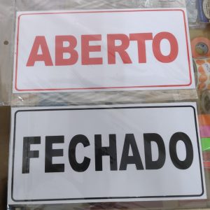 Placa indicativa aberto/fechado, pvc, 14x29cm, frente/verso.